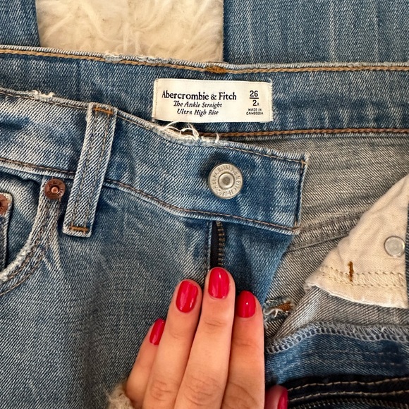 Abercrombie high rise jeans - Picture 3 of 4